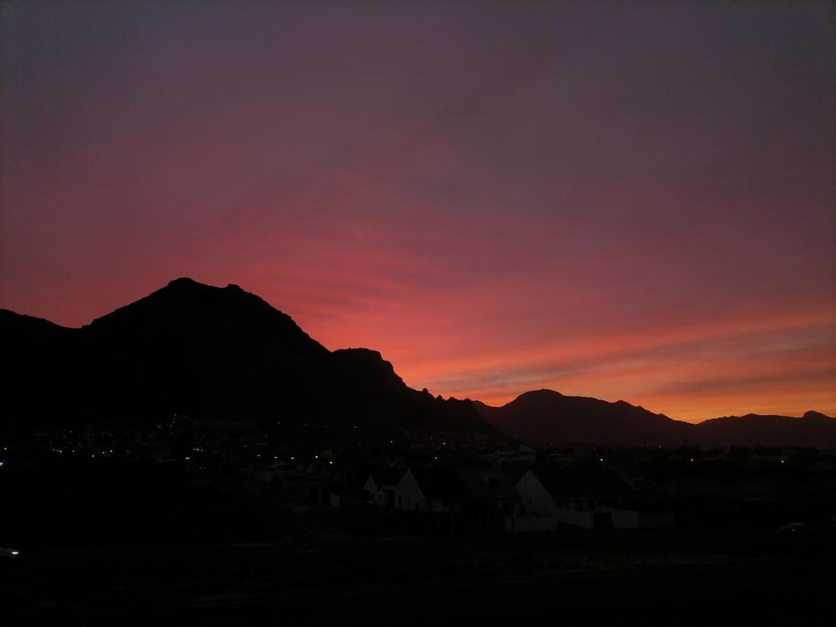 Muizenberg Mountain View